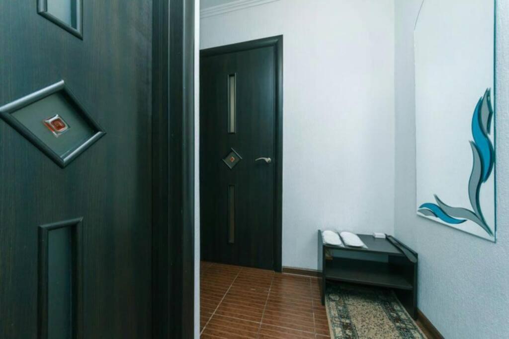 2 Комнатные Апартаменты В Центре Киева Рядом С Метро Кловская Kyiv Exterior foto